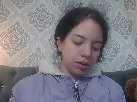 Snapshot of EmmaCowperr chatting on 03-17-25, 03:50 EmmaCowperr online show from 03-17-25, 03:50