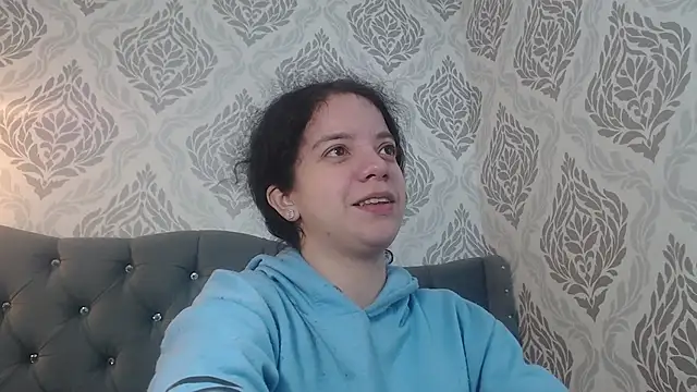 Snapshot of EmmaCowperr chatting on 03-15-25, 05:37 EmmaCowperr online show from 03-15-25, 05:37