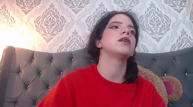 Snapshot of EmmaCowperr chatting on 03-05-25, 04:57 EmmaCowperr online show from 03-05-25, 04:57