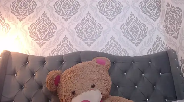 Snapshot of EmmaCowperr chatting on 03-12-25, 02:34 EmmaCowperr online show from 03-12-25, 02:34