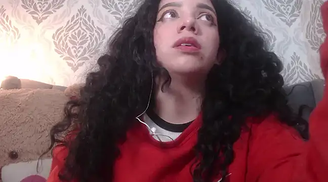 Snapshot of EmmaCowperr chatting on 02-24-25, 04:47 EmmaCowperr online show from 02-24-25, 04:47