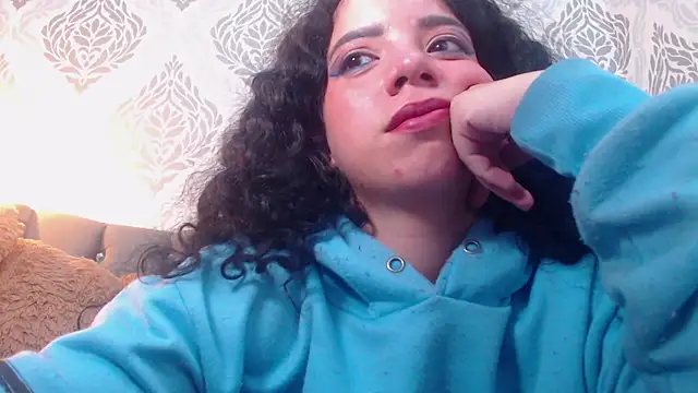 Snapshot of EmmaCowperr chatting on 02-20-25, 07:19 EmmaCowperr online show from 02-20-25, 07:19