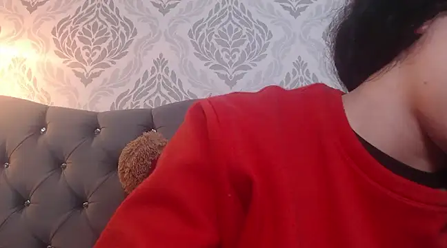 Snapshot of EmmaCowperr chatting on 02-25-25, 07:16 EmmaCowperr online show from 02-25-25, 07:16