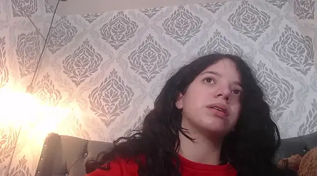 Snapshot of EmmaCowperr chatting on 02-25-25, 01:10 EmmaCowperr online show from 02-25-25, 01:10