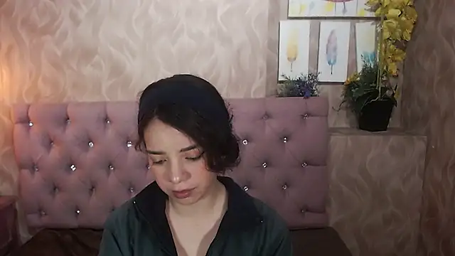 Snapshot of EmmaCowperr chatting on 01-15-26, 05:11 EmmaCowperr online show from 01-15-26, 05:11