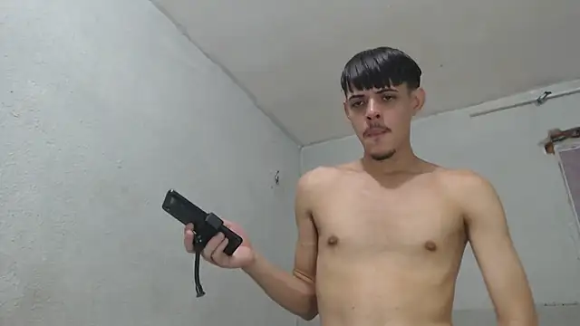 MicaelRian69 online show from 05-12-26, 04:57
