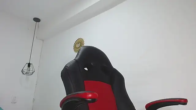 yulia-wolf online show from 04-15-26, 11:16