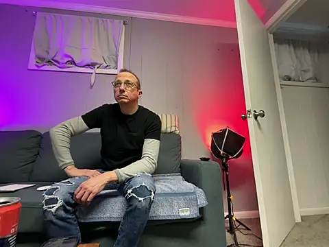 mouser21212 online show from 03-05-25, 07:06