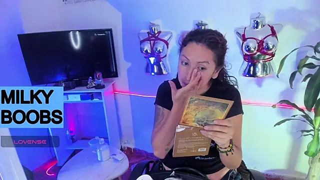 LucyStrike  online show from 05-12-26, 10:49