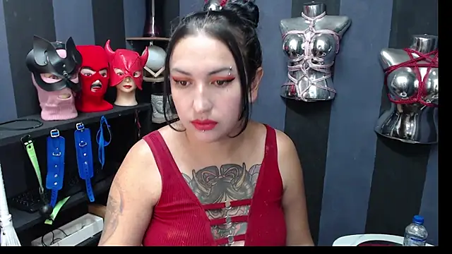 Snapshot of LucyStrike_ chatting on 01-20-25, 02:53 LucyStrike online show from 01-20-25, 02:53