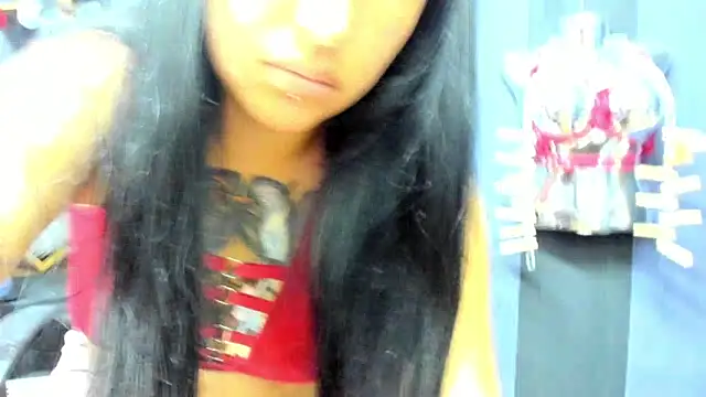 Snapshot of LucyStrike_ chatting on 02-11-25, 09:03 LucyStrike online show from 02-11-25, 09:03