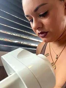 Luccreccia  online show from 09-13-25, 02:17