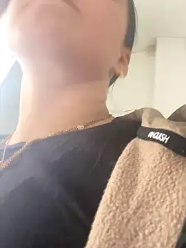 Luccreccia  online show from 10-29-25, 10:14