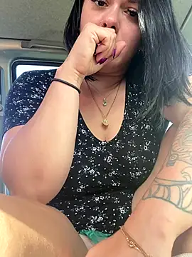 Luccreccia  online show from 10-05-25, 08:38