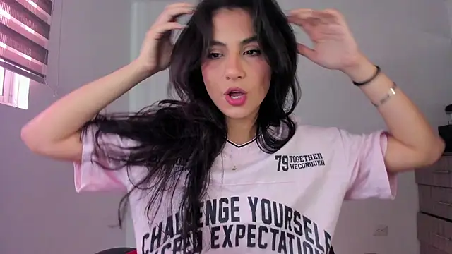 Snapshot of Dahian-peach chatting on 09-22-25, 04:13 Dahian-peach online show from 09-22-25, 04:13