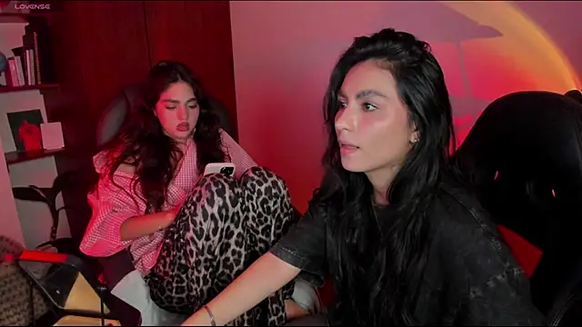 Snapshot of Dahian-peach chatting on 02-27-26, 02:01 Dahian-peach online show from 02-27-26, 02:01