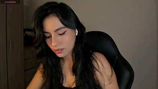 Snapshot of Dahian-peach chatting on 10-13-25, 04:25 Dahian-peach online show from 10-13-25, 04:25