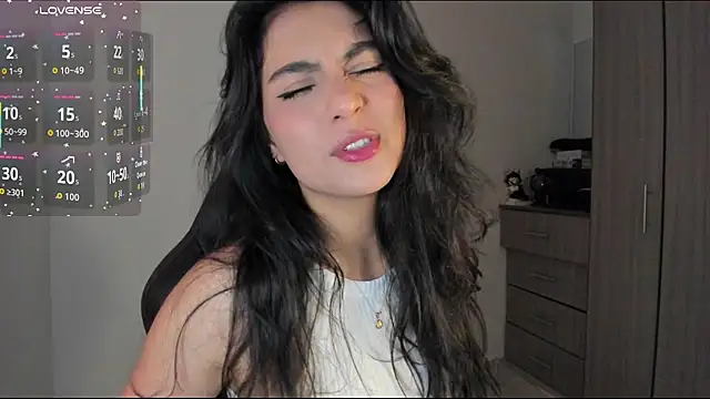 Snapshot of Dahian-peach chatting on 10-17-25, 09:38 Dahian-peach online show from 10-17-25, 09:38