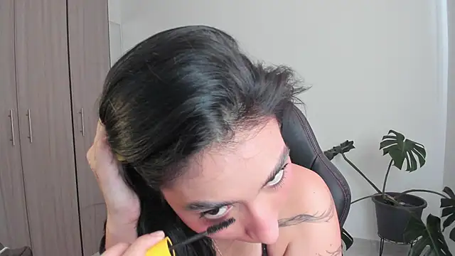 Snapshot of Dahian-peach chatting on 12-16-25, 07:40 Dahian-peach online show from 12-16-25, 07:40