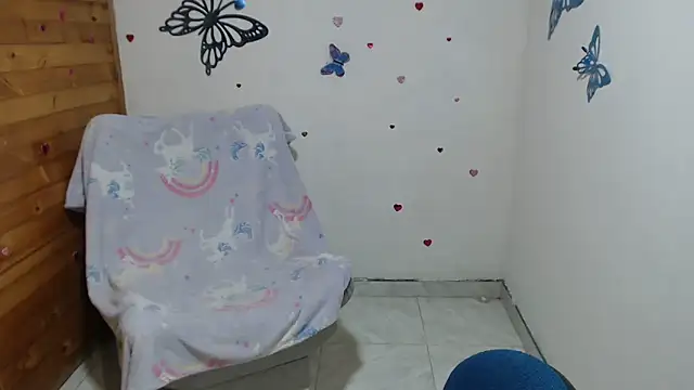 Snapshot of lilisa777 chatting on 06-11-26, 01:05 lilisa777 online show from 06-11-26, 01:05