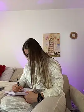 Ashleyjenner  online show from 04-18-26, 03:58