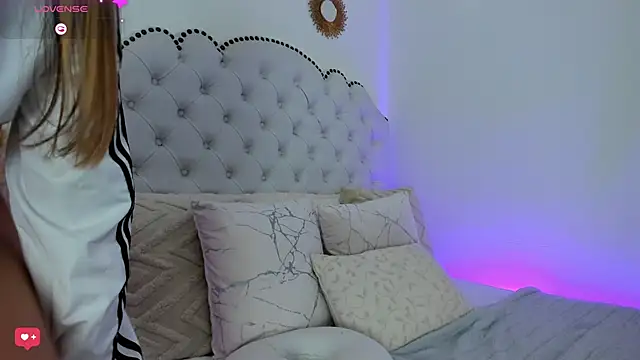 Snapshot of Ashleyjenner_ chatting on 03-17-25, 10:29 Ashleyjenner online show from 03-17-25, 10:29