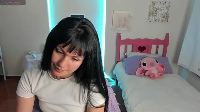 cute roxy online show from 02-21-25, 01:33