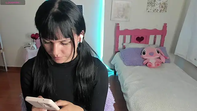 cute roxy online show from 02-27-25, 12:36