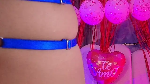 Snapshot of hot_dione chatting on 02-12-26, 07:13 hot dione online show from 02-12-26, 07:13