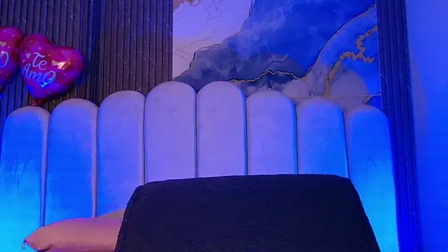 Snapshot of hot_dione chatting on 02-25-26, 07:14 hot dione online show from 02-25-26, 07:14