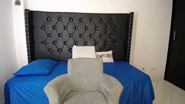 renata salinas 1 online show from 04-07-26, 12:45