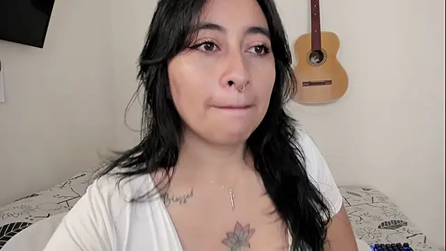 Snapshot of LisaHadwin chatting on 05-10-26, 03:03 LisaHadwin online show from 05-10-26, 03:03