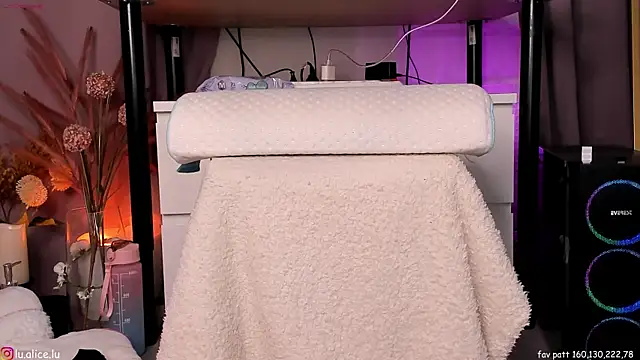 alicelu  online show from 01-24-25, 05:31