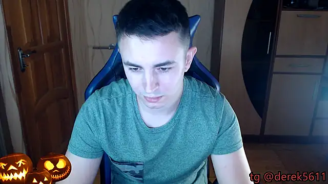 Snapshot of bigmark033 chatting on 10-31-25, 11:33 bigmark033 online show from 10-31-25, 11:33