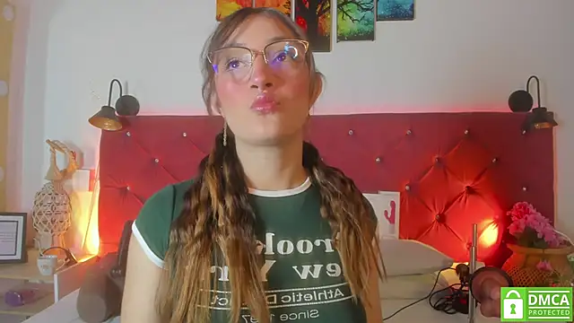 Snapshot of Ruth_harvey_ chatting on 03-27-26, 01:01 Ruth harvey online show from 03-27-26, 01:01