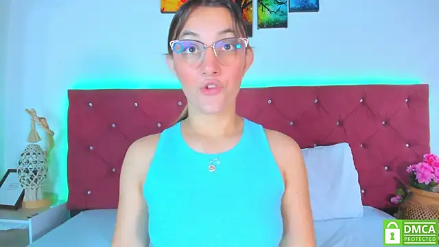 Snapshot of Ruth_harvey_ chatting on 09-19-25, 01:15 Ruth harvey online show from 09-19-25, 01:15