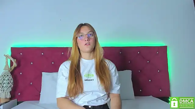 Snapshot of Ruth_harvey_ chatting on 03-04-25, 11:51 Ruth harvey online show from 03-04-25, 11:51