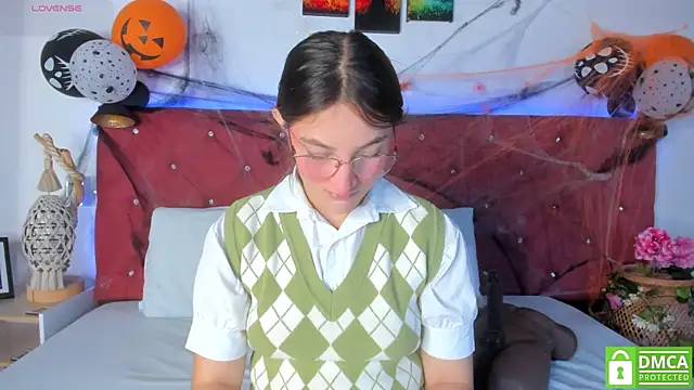 Ruth harvey  online show from 10-31-25, 12:13