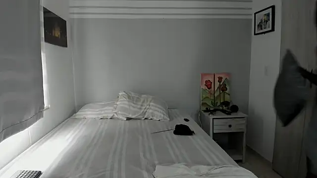 karlina charlotte1 online show from 09-25-25, 12:00