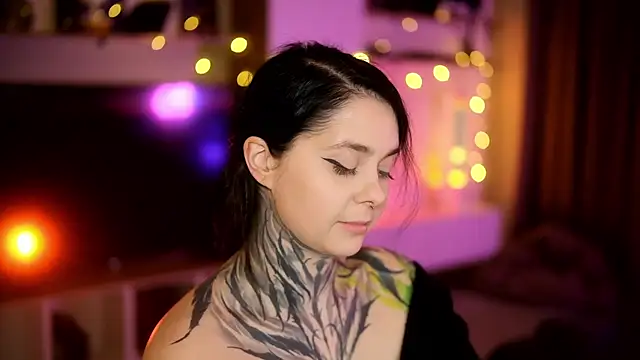 Snapshot of AcidPie chatting on 02-13-25, 06:41 AcidPie online show from 02-13-25, 06:41