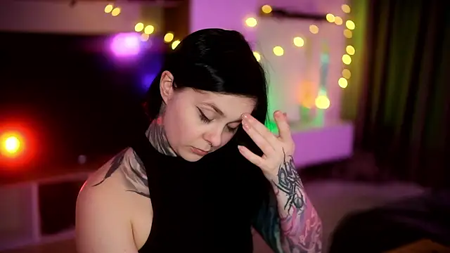 Snapshot of AcidPie chatting on 02-27-25, 04:32 AcidPie online show from 02-27-25, 04:32