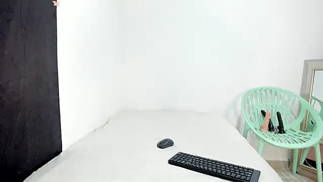 Vicky Freedom online show from 04-06-26, 05:52