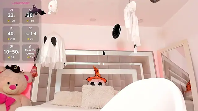 Nicolle foxy online show from 10-28-25, 01:54