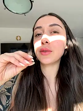 Snapshot of emiliasommer chatting on 10-18-25, 01:02 emiliasommer online show from 10-18-25, 01:02