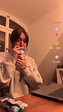 Snapshot of emiliasommer chatting on 10-01-25, 06:56 emiliasommer online show from 10-01-25, 06:56
