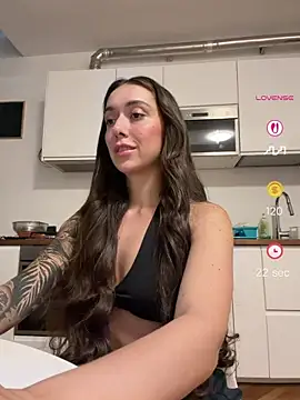 emiliasommer online show from 06-02-26, 03:56