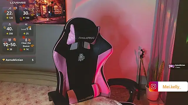 Mei Kelly online show from 10-25-25, 01:38