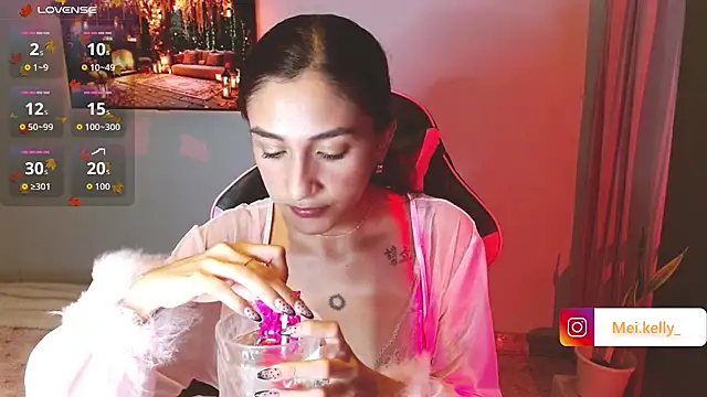 Mei Kelly online show from 10-31-25, 02:08