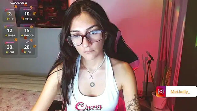 Mei Kelly online show from 10-24-25, 01:15