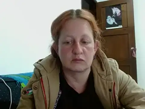 ViioletaMora online show from 10-17-25, 06:17